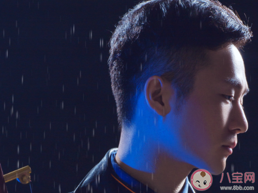 我像只落單的鳥漫無邊際的尋找是什么歌 《乘風(fēng)破浪向你飄》歌詞在線聽歌