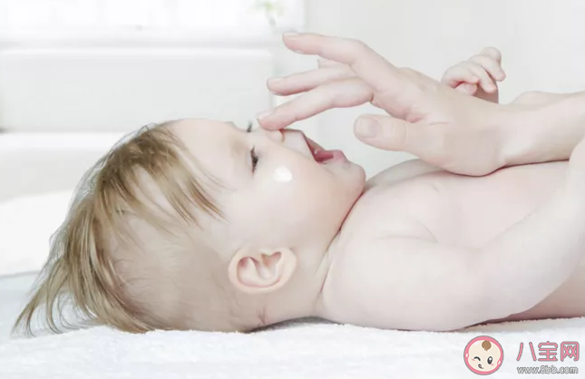 嬰兒護膚要分季節嗎 寶寶護膚品無味是最安全的嗎