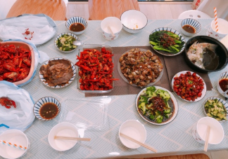 疫情后第一次聚餐發(fā)朋友圈說說 2020疫情第一次聚餐感言句子