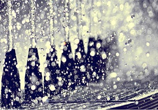 形容突然狂風(fēng)暴雨的說說 一場猝不及防的暴雨說說