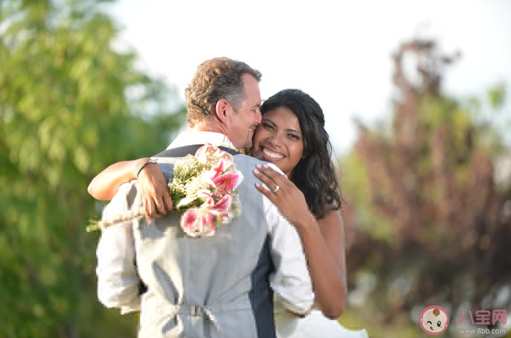 表白被女生拒絕后還要繼續(xù)追求嗎 向女孩表白被拒后該怎么做