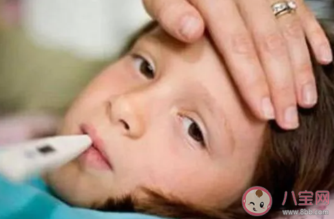 寶寶發(fā)熱時(shí)的用藥和護(hù)理誤區(qū) 發(fā)熱用什么藥好