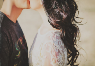 女人應(yīng)該學(xué)的10個(gè)接吻技能 和喜歡的男生接吻技巧