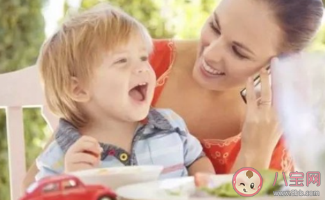 為什么吃飯不能太慢的睡前故事 怎么教育寶寶吃飯快一點