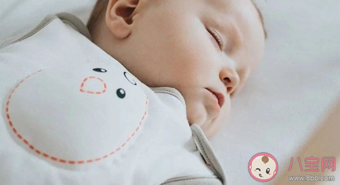 自主入睡的寶寶不容易夜醒嗎 睡眠訓練就是自主入睡嗎