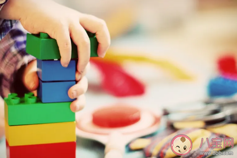 7-12月齡寶寶玩什么玩具好 一歲內寶寶玩具選擇推薦