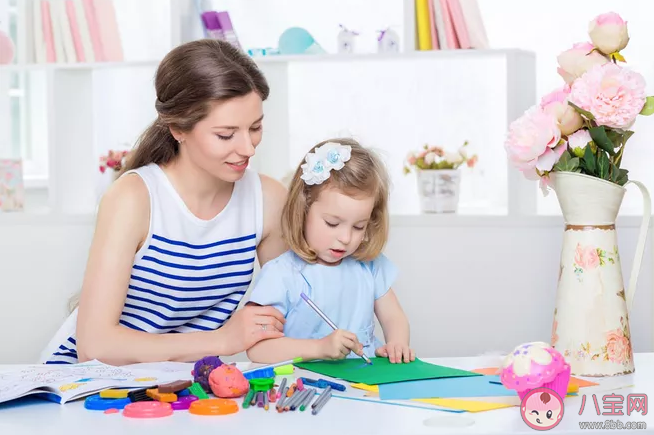 孩子每個年齡的繪畫特點 孩子學畫畫有什么好處 孩子每個年齡的繪畫特點 孩子學畫畫有什么好處