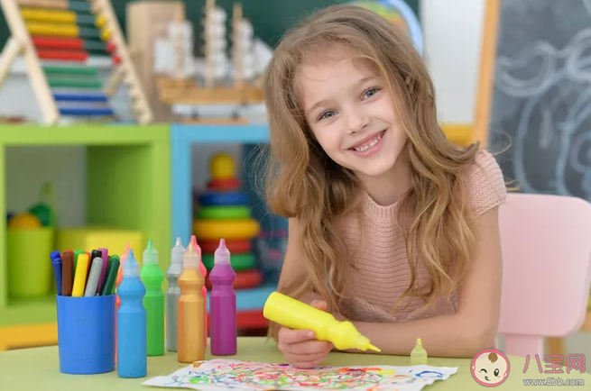 孩子每個年齡的繪畫特點 孩子學畫畫有什么好處 孩子每個年齡的繪畫特點 孩子學畫畫有什么好處
