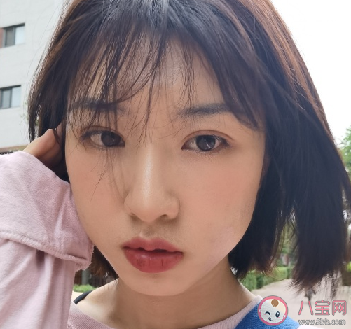 頭發剪短了發朋友圈心情說說 剪了頭發的經典語錄