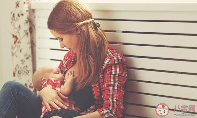 孩子總喜歡摸媽媽乳房會養成壞習慣嗎 喜歡摸媽媽的乳房的背后原因