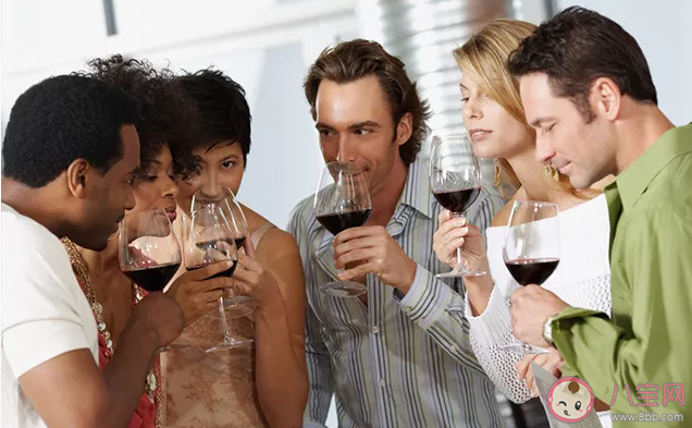 喝酒臉紅的人更容易患癌嗎 喝酒臉紅容易得什么病