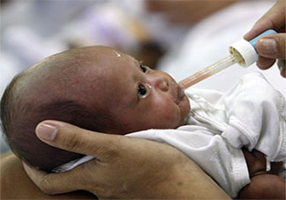 母親吸毒生的孩子會有毒癮嗎 毒癮會通過母嬰傳播嗎