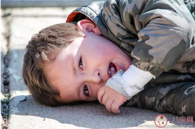 為什么孩子一生氣就打人 孩子一生氣就打人怎么辦 為什么孩子一生氣就打人 孩子一生氣就打人怎么辦