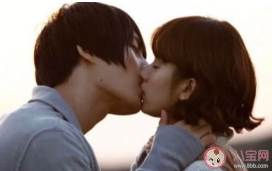 接吻時為什么要閉上眼睛 接吻時閉上眼睛的好處