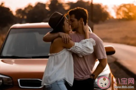 男女接吻時有哪些技巧 接吻的正確打開方式 男女接吻時有哪些技巧 接吻的正確打開方式