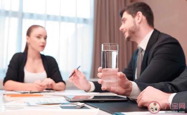 什么是職場(chǎng)冷暴力有什么特點(diǎn) 遭遇職場(chǎng)冷暴力怎么辦 什么是職場(chǎng)冷暴力有什么特點(diǎn) 遭遇職場(chǎng)冷暴力怎么辦