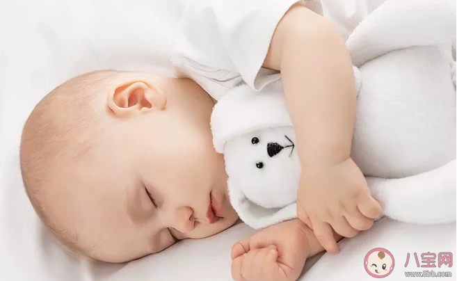 需要讓小寶寶固定時間睡覺嗎 怎么培養孩子按時睡覺的習慣 需要讓小寶寶固定時間睡覺嗎 怎么培養孩子按時睡覺的習慣
