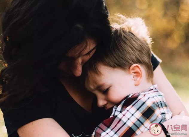 怎么應(yīng)對(duì)愛(ài)裝哭的戲精寶寶 孩子為什么會(huì)假哭