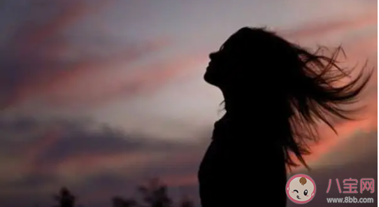 異地戀女生想分手了會有哪些表現(xiàn) 異地戀女朋友要分手怎么辦