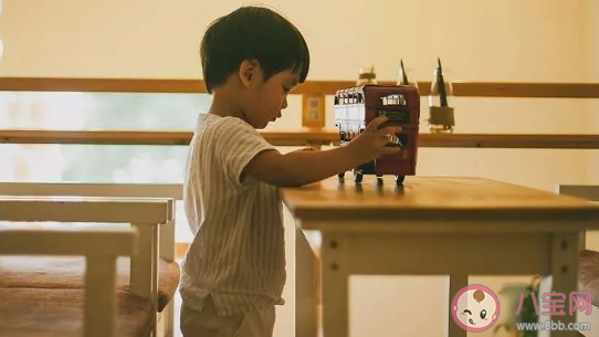 寶寶愛裝哭怎么辦 寶寶愛裝哭什么原因