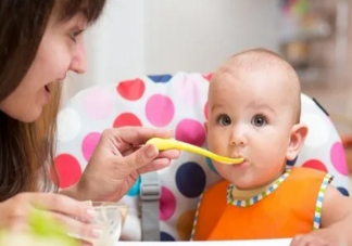 寶寶三伏天暑天喝什么湯好 寶寶夏季需要補充什么