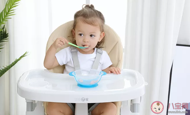 寶寶為什么不愿意坐餐椅 不愿意做餐椅應對方法