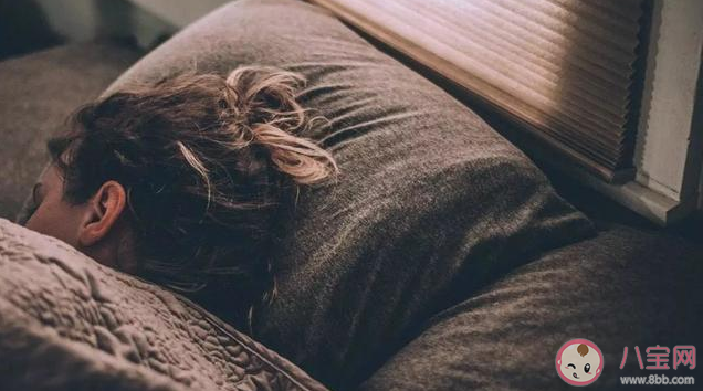 午睡為什么越睡越累 如何科學地午睡 午睡為什么越睡越累 如何科學地午睡