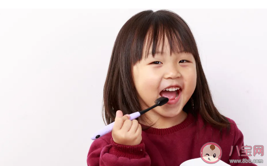 肉卡在牙縫里一會(huì)就臭了是什么原因 牙縫臭臭的怎么解 肉卡在牙縫里一會(huì)就臭了是什么原因 牙縫臭臭的怎么解