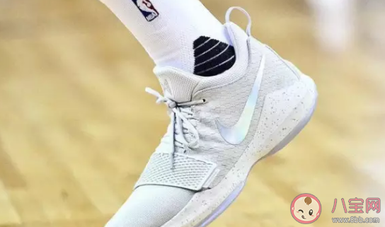 球鞋魔術(shù)貼老掉粘不緊怎么解決 籃球鞋魔術(shù)貼的作用 球鞋魔術(shù)貼老掉粘不緊怎么解決 籃球鞋魔術(shù)貼的作用