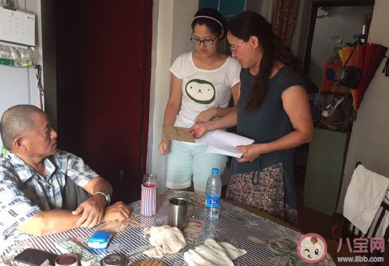 關于女兒考上大學心情說說 女兒考上大學了發朋友圈