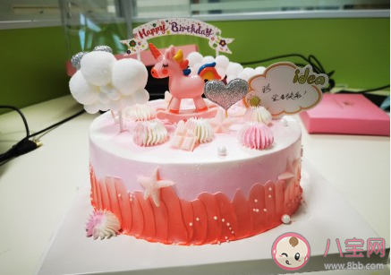 最新18歲生日快樂成年文案 朋友圈18歲生日快樂配文