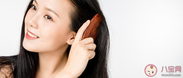 為什么生完孩子脫發嚴重 產后脫發現象會持續多久 為什么生完孩子脫發嚴重 產后脫發現象會持續多久