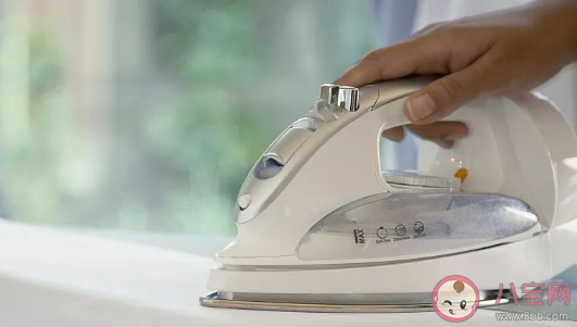 衣服很多褶皺沒有掛燙機怎么辦 衣服皺了怎么快速解決 衣服很多褶皺沒有掛燙機怎么辦 衣服皺了怎么快速解決