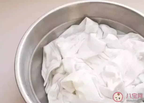 衣服很多褶皺沒有掛燙機怎么辦 衣服皺了怎么快速解決 衣服很多褶皺沒有掛燙機怎么辦 衣服皺了怎么快速解決