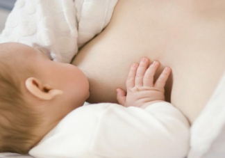 哺乳姿勢5個要點 哺乳姿勢怎樣才算好