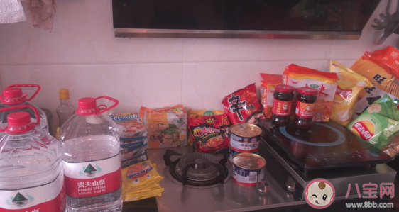 適合停水發的朋友圈說說 家里沒水了心情感言圖片句子