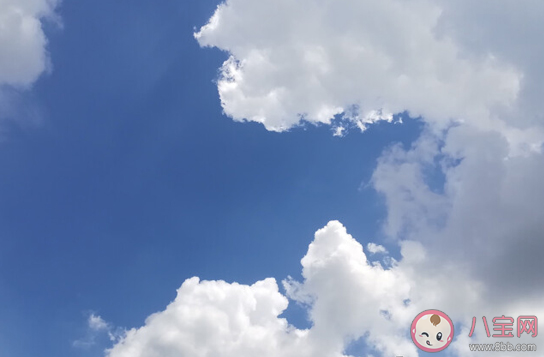 天空很藍經典簡短說說 贊美天藍心情好的句子