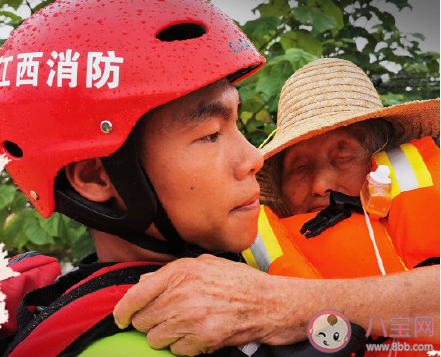 致敬抗洪搶險一線人員的正能量說說 向抗洪搶險一線人員致敬的句子大全