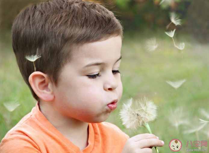 內心極度自卑的孩子一般經歷過什么 內心極度自卑怎么辦