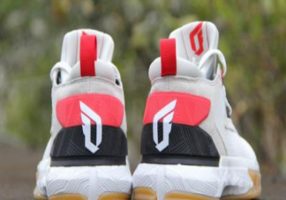 識(shí)貨的鞋盒外包裝是什么樣子的 識(shí)貨鞋盒破損是正品鞋