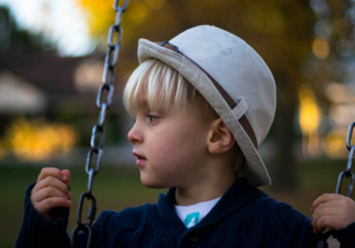 內心極度自卑的孩子一般經歷過什么 內心極度自卑怎么辦