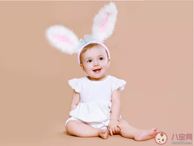 寶寶什么時候長第一顆牙 寶寶長第一顆牙齒的時間