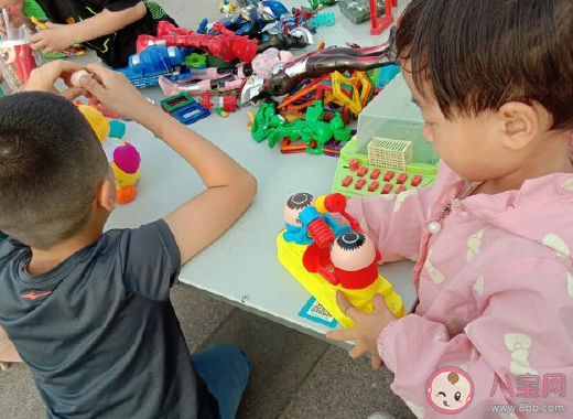 關于孩子第一天上一年級的心情說說 寶貝踏入小學一年級寄語