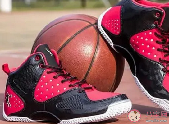 球鞋會越穿越松嗎 球鞋穿大了怎么辦