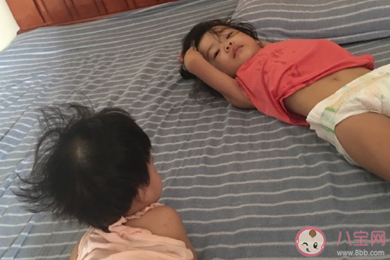 家有兩千金的幸福說說 家有兩女兒的朋友圈經典句子 家有兩千金的幸福說說 家有兩女兒的朋友圈經典句子