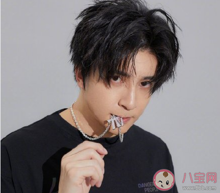 你像天外來物一樣求之不得是什么歌 《天外來物》完整版歌詞在線聽歌 你像天外來物一樣求之不得是什么歌 《天外來物》完整版歌詞在線聽歌