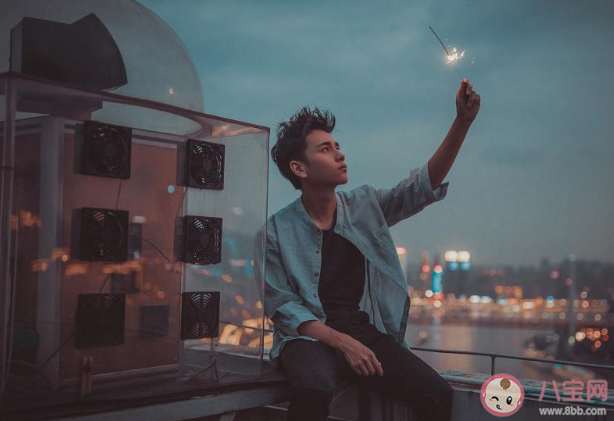 心態(tài)崩潰的簡短句子配圖 心態(tài)崩到爆炸的簡短說說