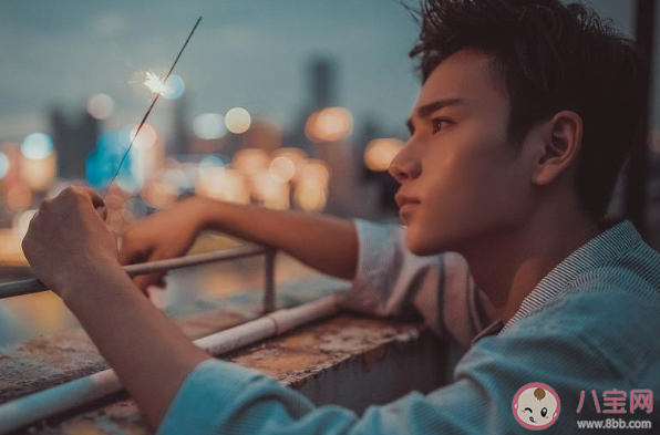 心態(tài)崩潰的簡短句子配圖 心態(tài)崩到爆炸的簡短說說