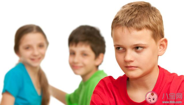 孩子在學校被孤立怎么辦 在學校被孤立有什么表現