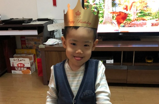 不能陪女兒過生日朋友圈說說  不能陪孩子過生日感言句子